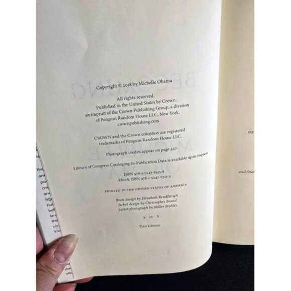 2 Michelle Obama Books 1st Ed Becoming American Grown Kitchen Grown First Lady - Picture 3 of 15